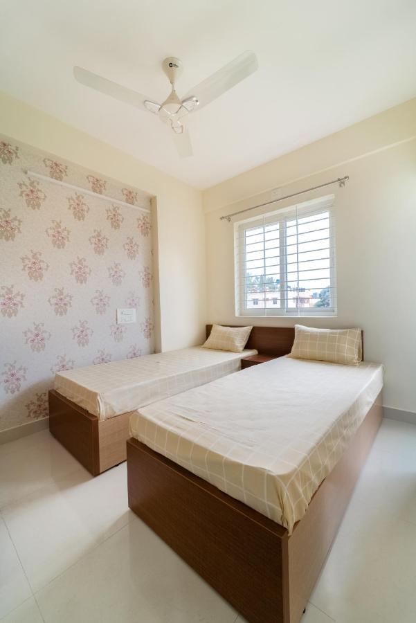 Covie Bannergatta 141 Hostel Bangalore Buitenkant foto