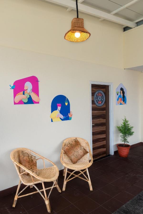Covie Bannergatta 141 Hostel Bangalore Buitenkant foto